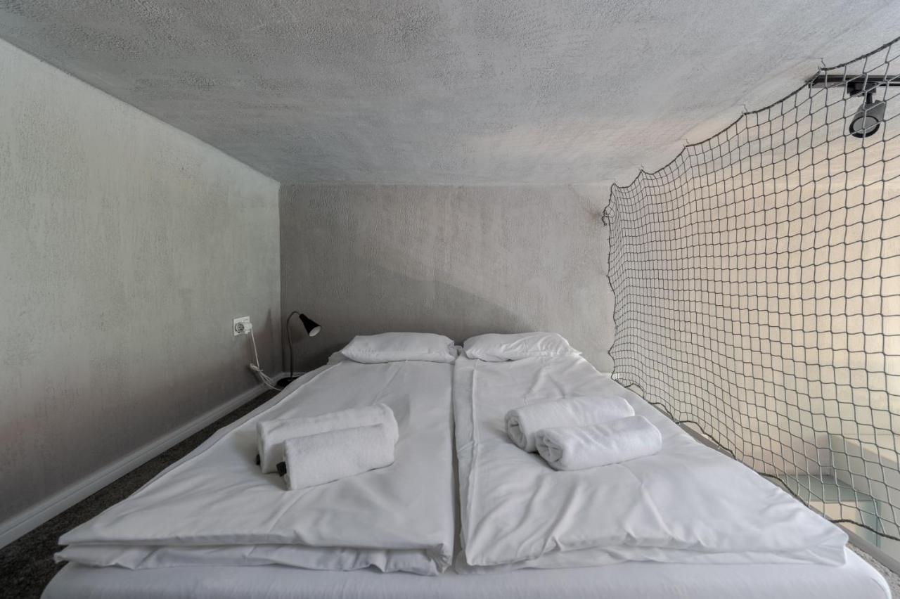 Parkside Fresh Apartments - Old Town Guesthouse - By Upstairs Krakow Exterior photo