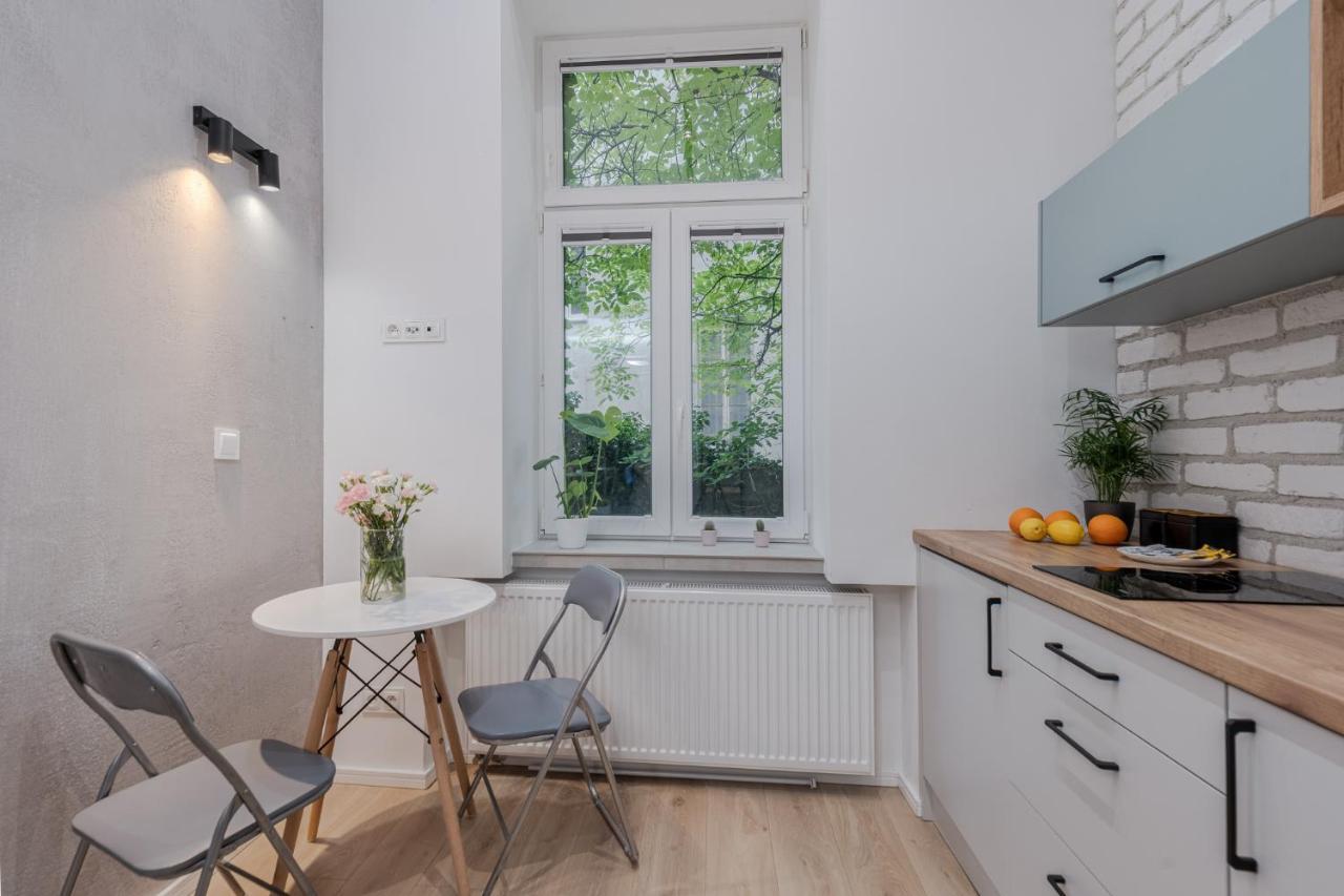 Parkside Fresh Apartments - Old Town Guesthouse - By Upstairs Krakow Exterior photo